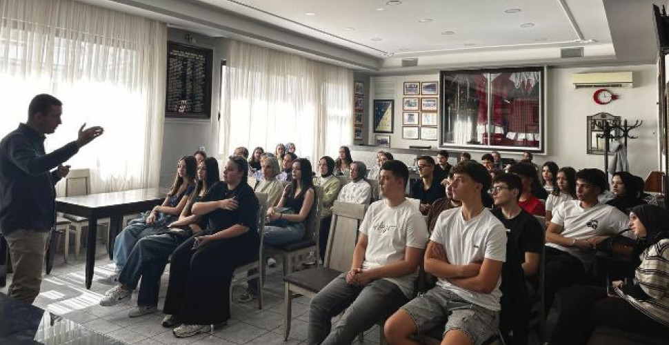 İTB’den Üniversite Adayı Öğrencilere Başvuru Süreci Bilgilendirmesi