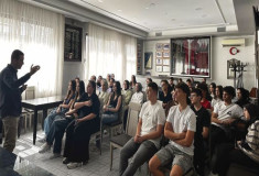 İTB’den Üniversite Adayı Öğrencilere Başvuru Süreci Bilgilendirmesi